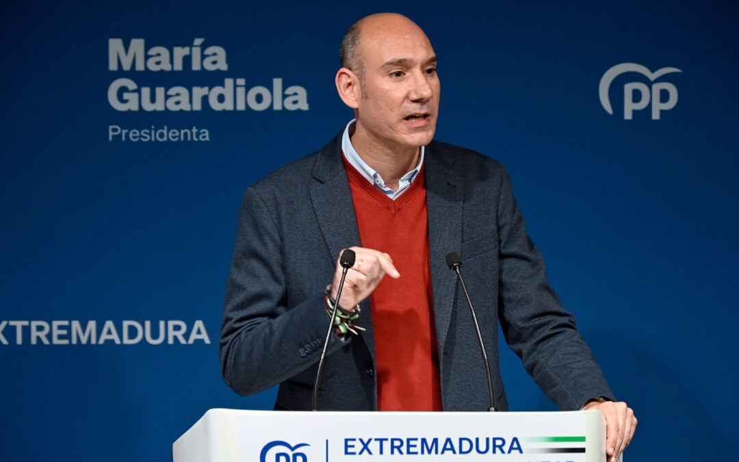 El PP acusa al PSOE de «apagón informativo» al no dar explicaciones de la emergencia nacional ni del procesamiento de Gallardo