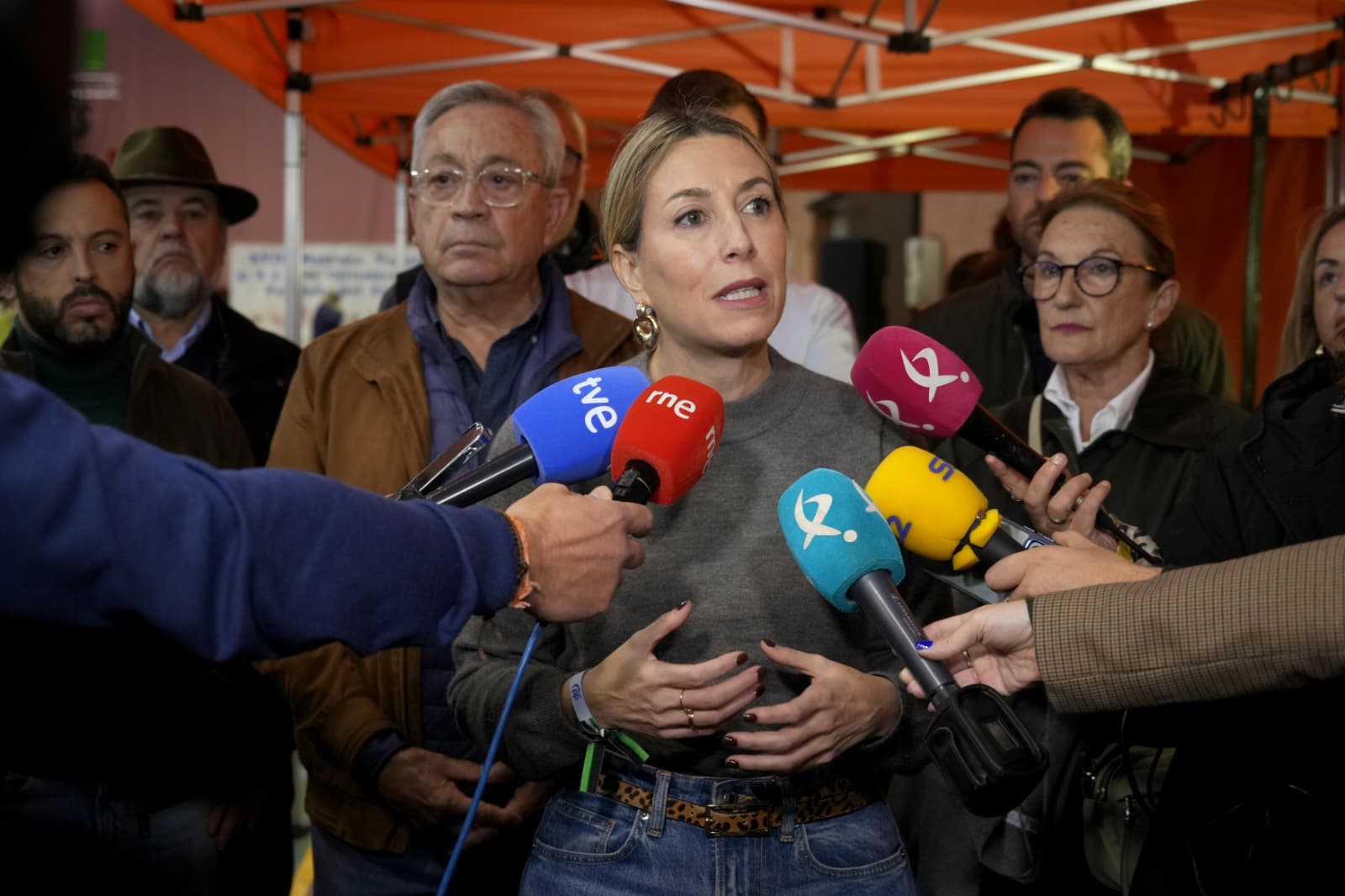 Guardiola incide en su compromiso con el mundo rural para que “la vida en nuestros pueblos siga fluyendo”