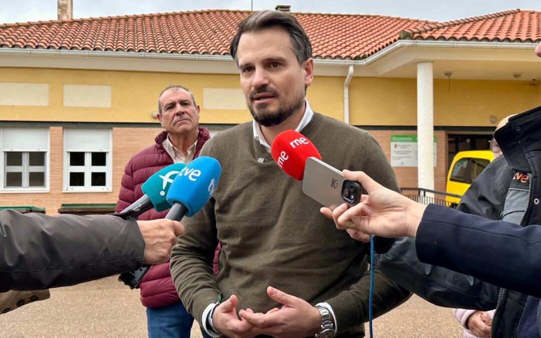 Bautista asegura que el mundo rural “no necesita ni voces ni ruido”, sino medidas como las que ha puesto en marcha María Guardiola