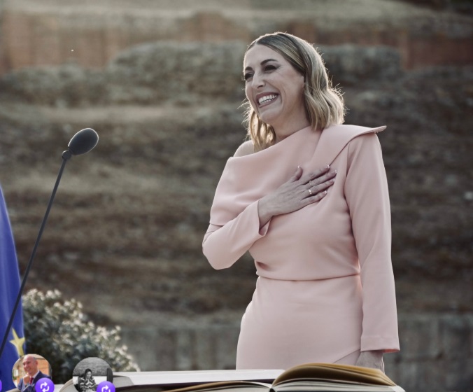 María Guardiola toma posesión como presidenta de la Junta de Extremadura