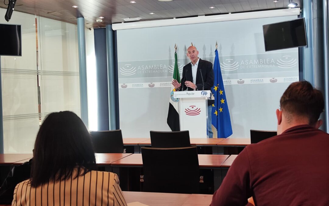 El PP asegura que hay una tendencia consolidada de crecimiento económico y creación de empleo desde la llegada de María Guardiola al Gobierno